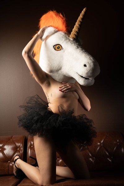 Watch Sapphire Manhattan's leaked NSFW photo on TwXstars