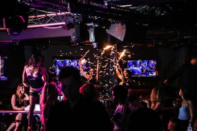 Watch Sapphire Manhattan's leaked NSFW photo on TwXstars