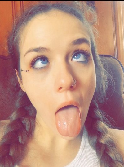 Watch Mark and Lace's leaked NSFW photo on TwXstars