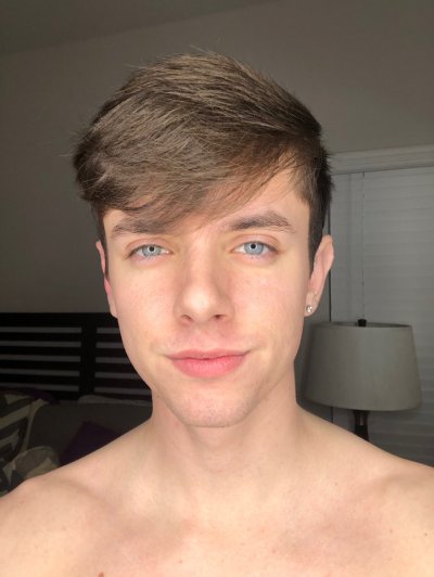 Watch Oliver Edwards's leaked NSFW photo on TwXstars