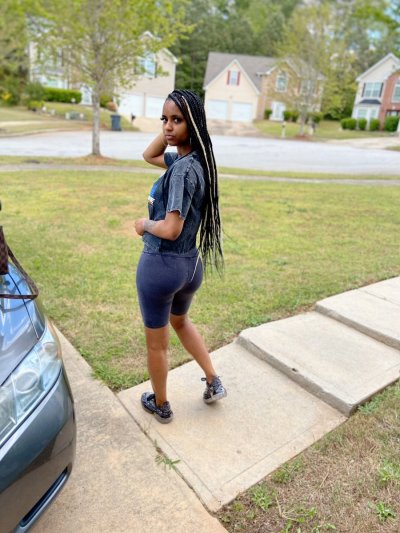 Watch BAE.'s leaked NSFW photo on TwXstars