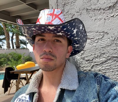 Watch that bitch's leaked NSFW photo on TwXstars