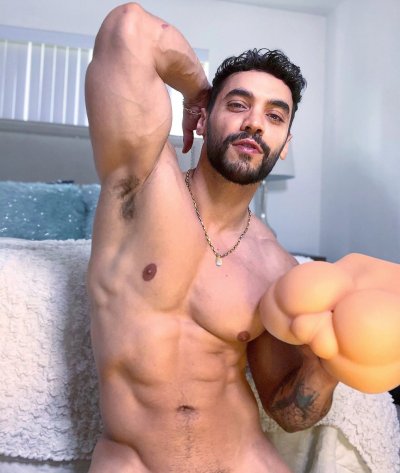 Watch Official.ARADWINWIN's leaked NSFW photo on TwXstars