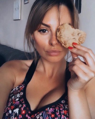 Watch Rhian Sugden's leaked NSFW photo on TwXstars