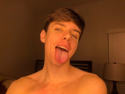 Watch Oliver Edwards's leaked NSFW photo on TwXstars