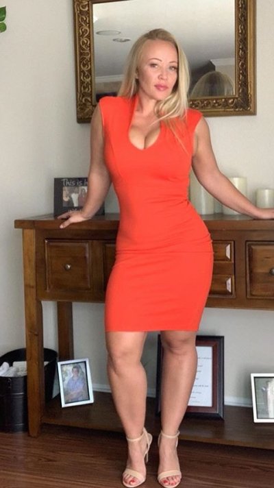 Watch Austin Taylor's leaked NSFW photo on TwXstars