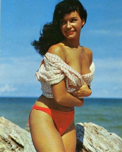 Watch Bettie Page's leaked NSFW photo on TwXstars