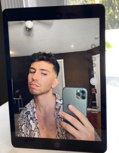 Watch that bitch's leaked NSFW photo on TwXstars