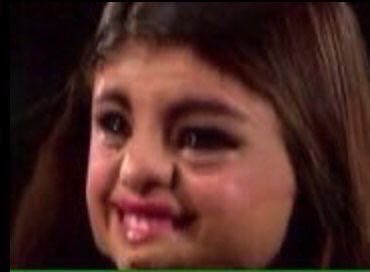 Watch that bitch's leaked NSFW photo on TwXstars