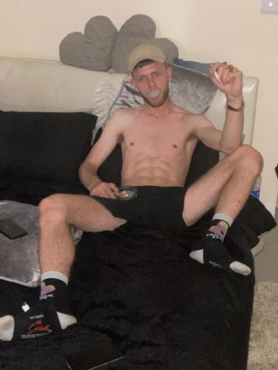 Watch 👑THES̶C̶A̶L̶L̶Y̶K̶I̶N̶G̶👑's leaked NSFW photo on TwXstars