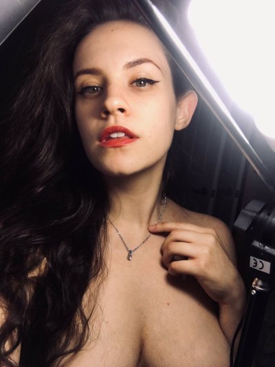 Watch Quinn Finite's leaked NSFW photo on TwXstars