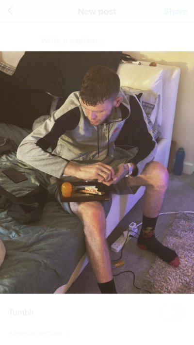 Watch 👑THES̶C̶A̶L̶L̶Y̶K̶I̶N̶G̶👑's leaked NSFW photo on TwXstars