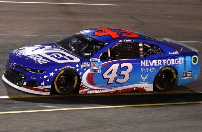 Watch Erik Jones's leaked NSFW photo on TwXstars