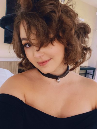 Watch Leana Lovings 💕's leaked NSFW photo on TwXstars