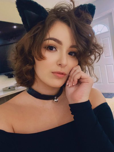 Watch Leana Lovings 💕's leaked NSFW photo on TwXstars