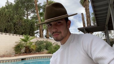 Watch that bitch's leaked NSFW photo on TwXstars