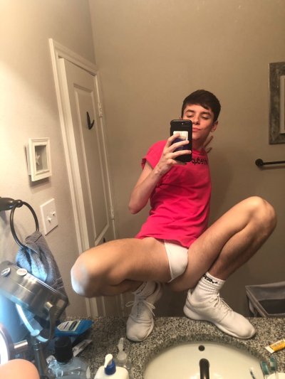 Watch Oliver Edwards's leaked NSFW photo on TwXstars