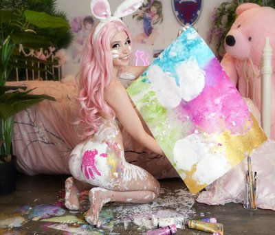 Watch Belle Delphine's leaked NSFW photo on TwXstars