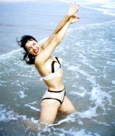 Watch Bettie Page's leaked NSFW photo on TwXstars