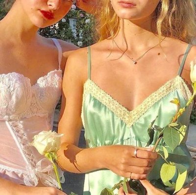 Watch em's leaked NSFW photo on TwXstars