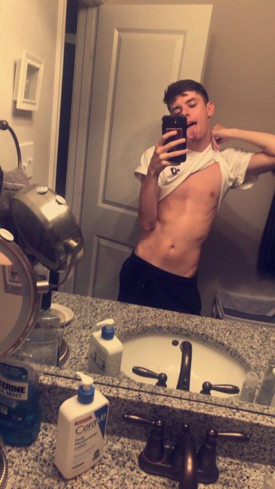 Watch Oliver Edwards's leaked NSFW photo on TwXstars