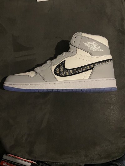 Watch Hank's leaked NSFW photo on TwXstars