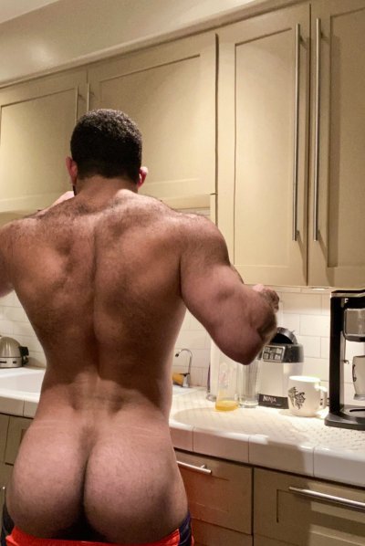 Watch Liam's leaked NSFW photo on TwXstars