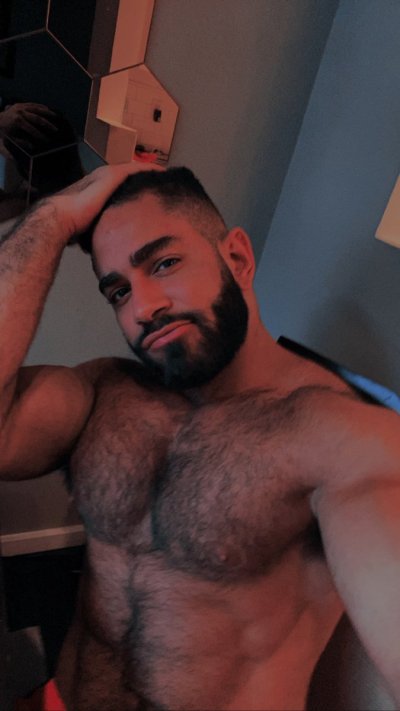 Watch Liam's leaked NSFW photo on TwXstars