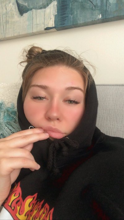 Watch Lacy London's leaked NSFW photo on TwXstars