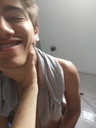 Watch MatteoZacX's leaked NSFW photo on TwXstars