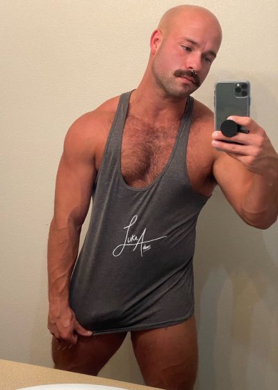 Watch Luke Adams's leaked NSFW photo on TwXstars