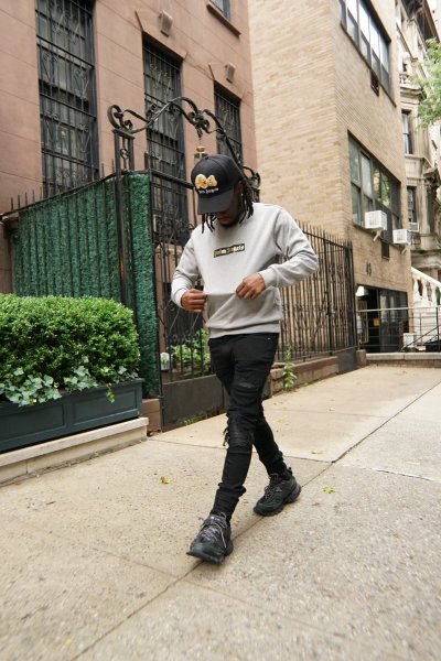 Watch Kai Cenat's leaked NSFW photo on TwXstars