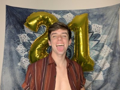 Watch Oliver Edwards's leaked NSFW photo on TwXstars