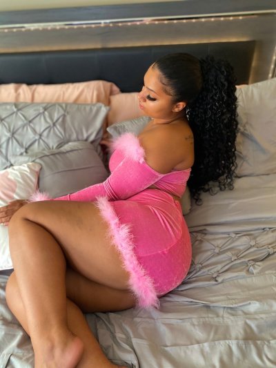 Watch little miss make it happen 💕🫧's leaked NSFW photo on TwXstars