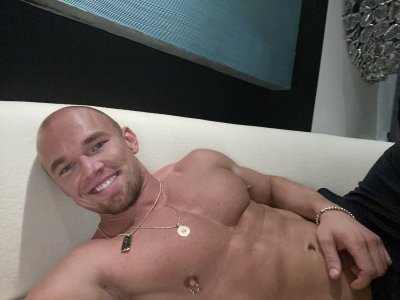 Watch TLdyson (LA 4/21–29)'s leaked NSFW photo on TwXstars