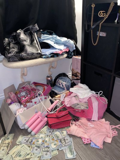 Watch Esha ♡'s leaked NSFW photo on TwXstars