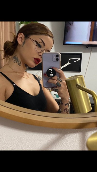 Watch Vanessa Vega's leaked NSFW photo on TwXstars