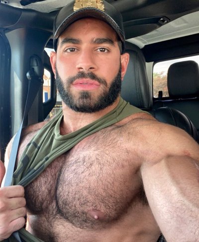 Watch Liam's leaked NSFW photo on TwXstars