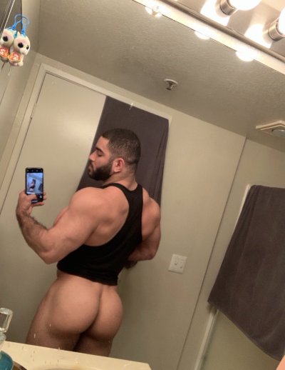 Watch Liam's leaked NSFW photo on TwXstars