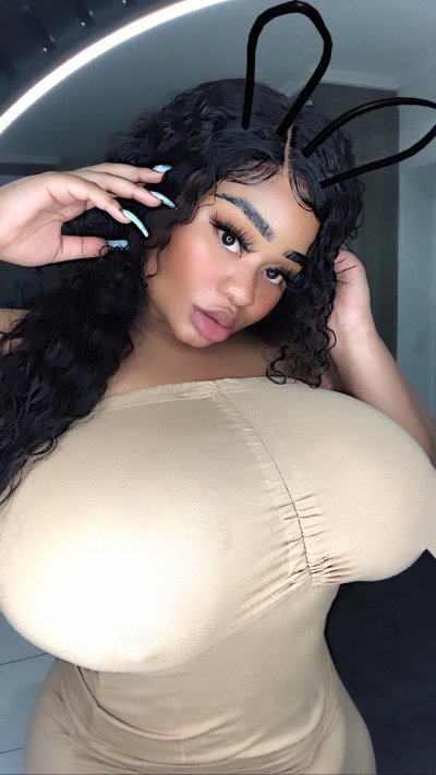 Watch kim's leaked NSFW photo on TwXstars