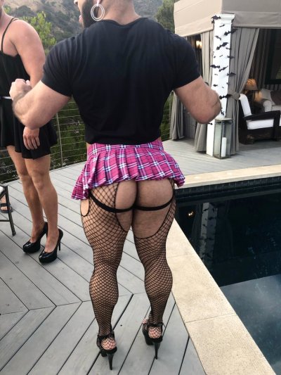 Watch Liam's leaked NSFW photo on TwXstars