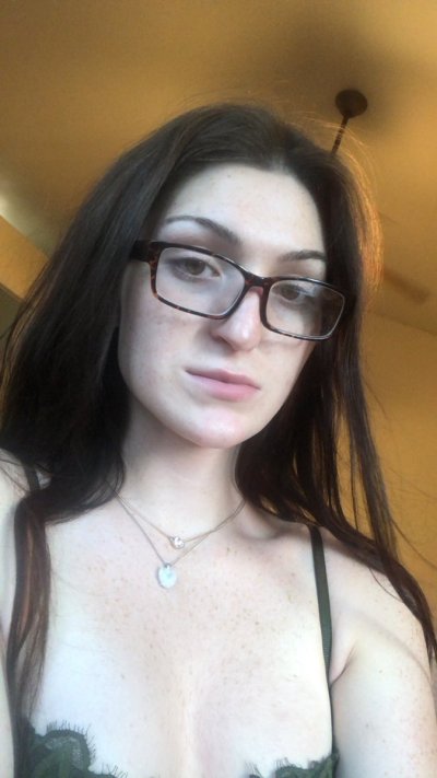 Watch Tori Easton's leaked NSFW photo on TwXstars