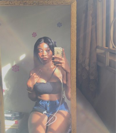 Watch 𝐘𝐯𝐞𝐬's leaked NSFW photo on TwXstars