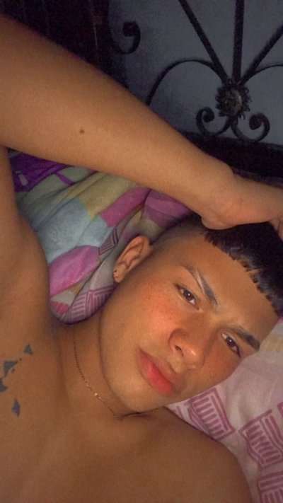 Watch Primos calientes😈's leaked NSFW photo on TwXstars