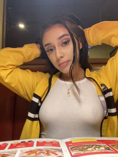 Watch YL's leaked NSFW photo on TwXstars