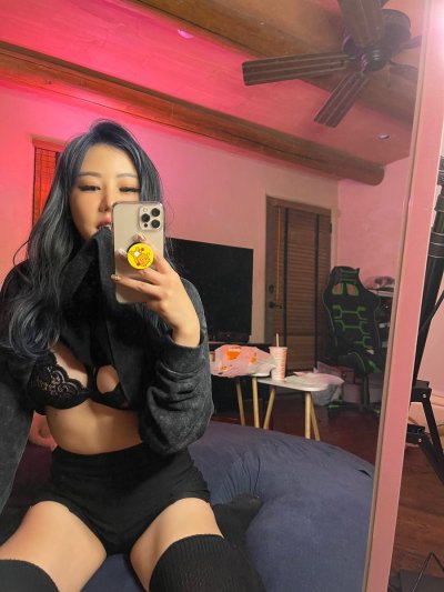 Watch Kitty Lixo's leaked NSFW photo on TwXstars