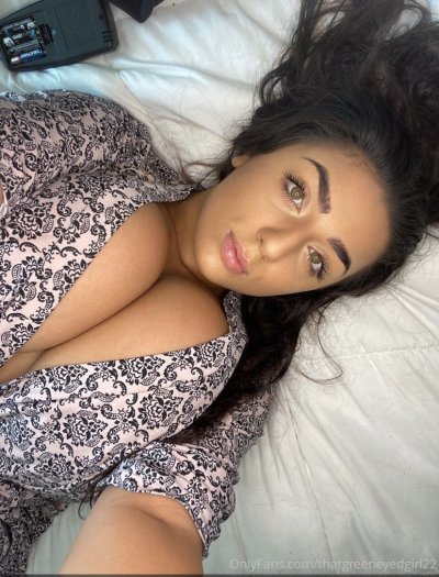 Watch Carmen Sandi's leaked NSFW photo on TwXstars