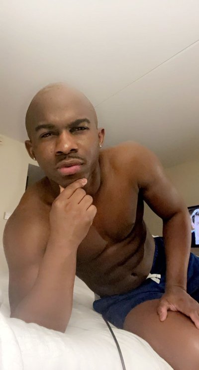 Watch Tay's leaked NSFW photo on TwXstars