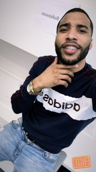 Watch 17th Chariot's leaked NSFW photo on TwXstars