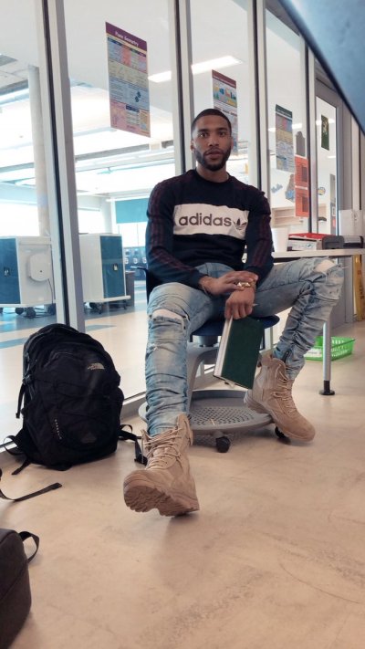 Watch 17th Chariot's leaked NSFW photo on TwXstars